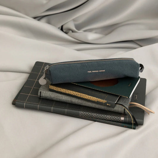 Etui kopen? Bekijk onze collectie tijdloze en stijlvolle etui's - The Perfect Desk