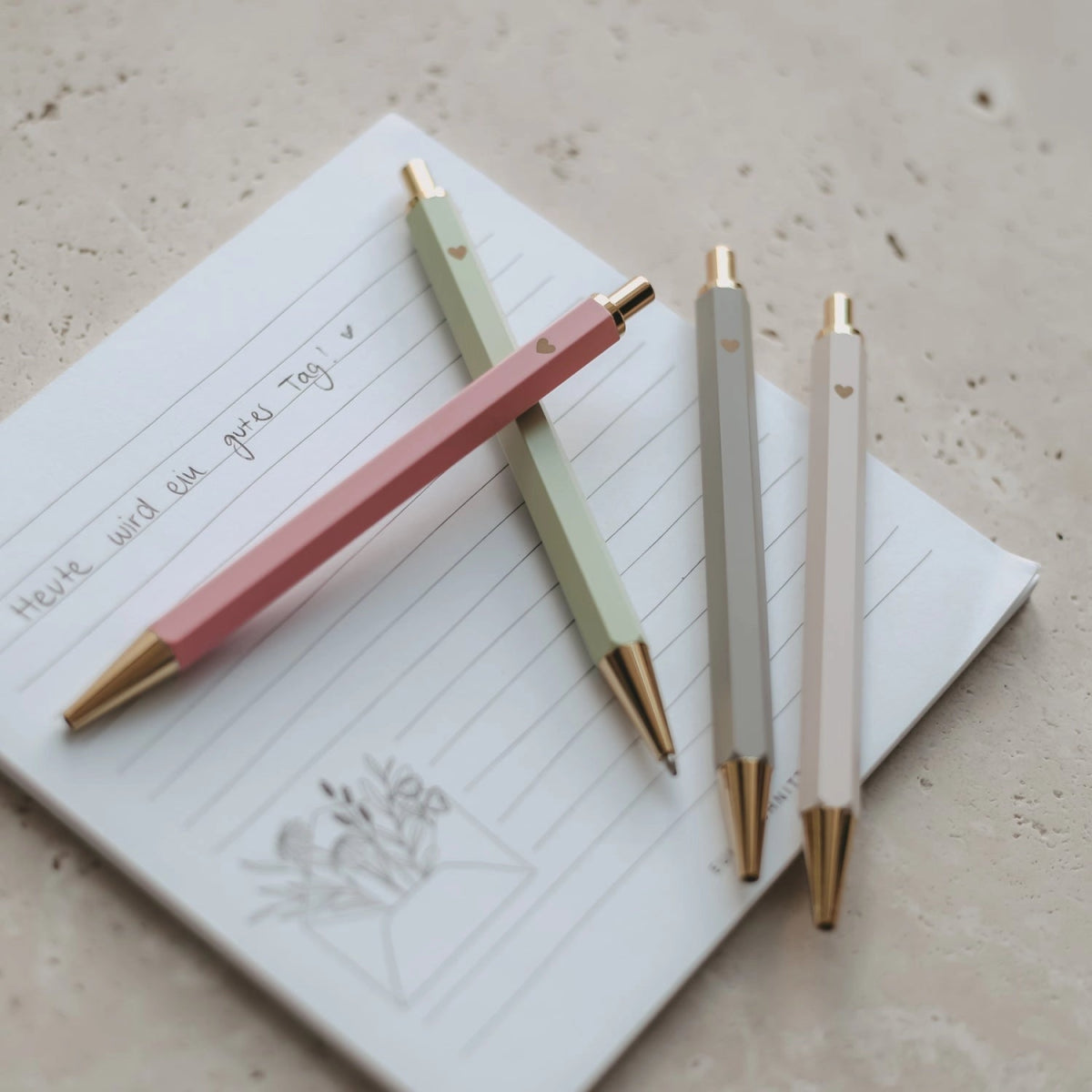 Elegante balpen met hart – stijlvolle pen met hartje - Pennen - The Perfect Desk