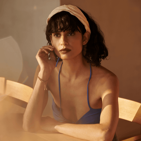 Beige haarband (haardband beige) van Monk & Anna. Gemaakt van beige katoen + ijzerdraad