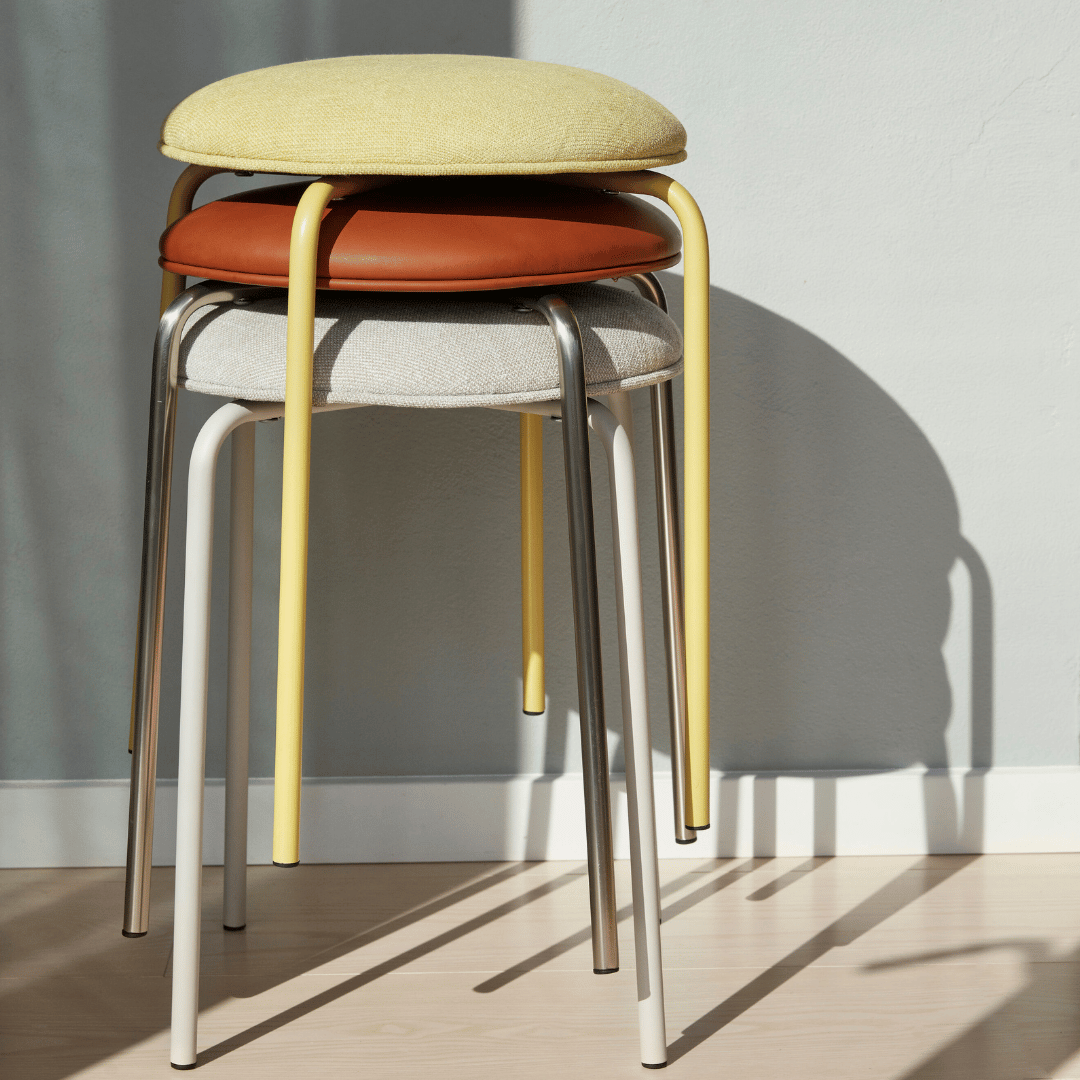 Krukje beige grijs - Stack stool - Stoelen en krukken - The Perfect Desk