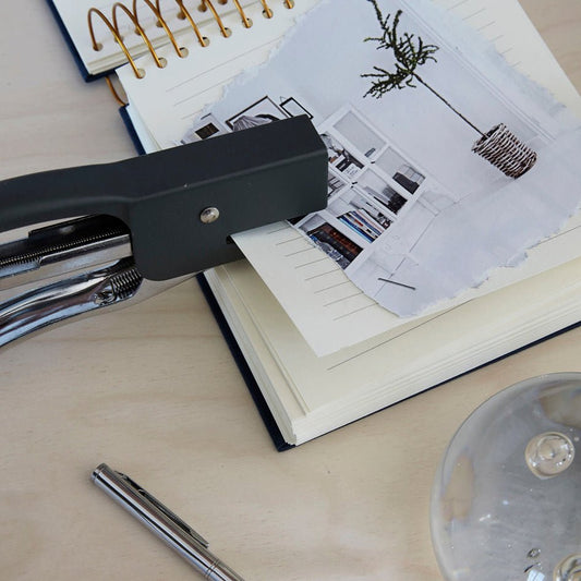 Nietmachine - groen - stijlvol - Kantoorartikelen - The Perfect Desk