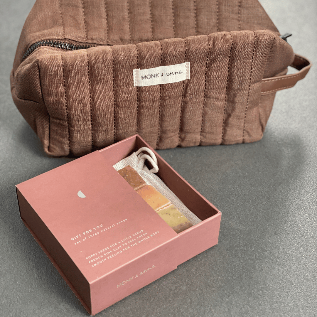 Toilettasje / make - up tasje - padded - oak - Etui - The Perfect Desk